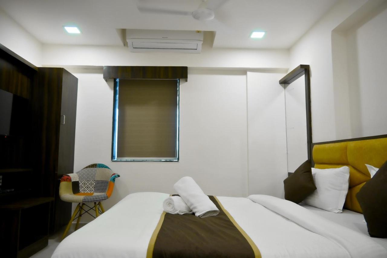 Hotel Royal Ican Sindhubhavan Road Amhedabad Dış mekan fotoğraf