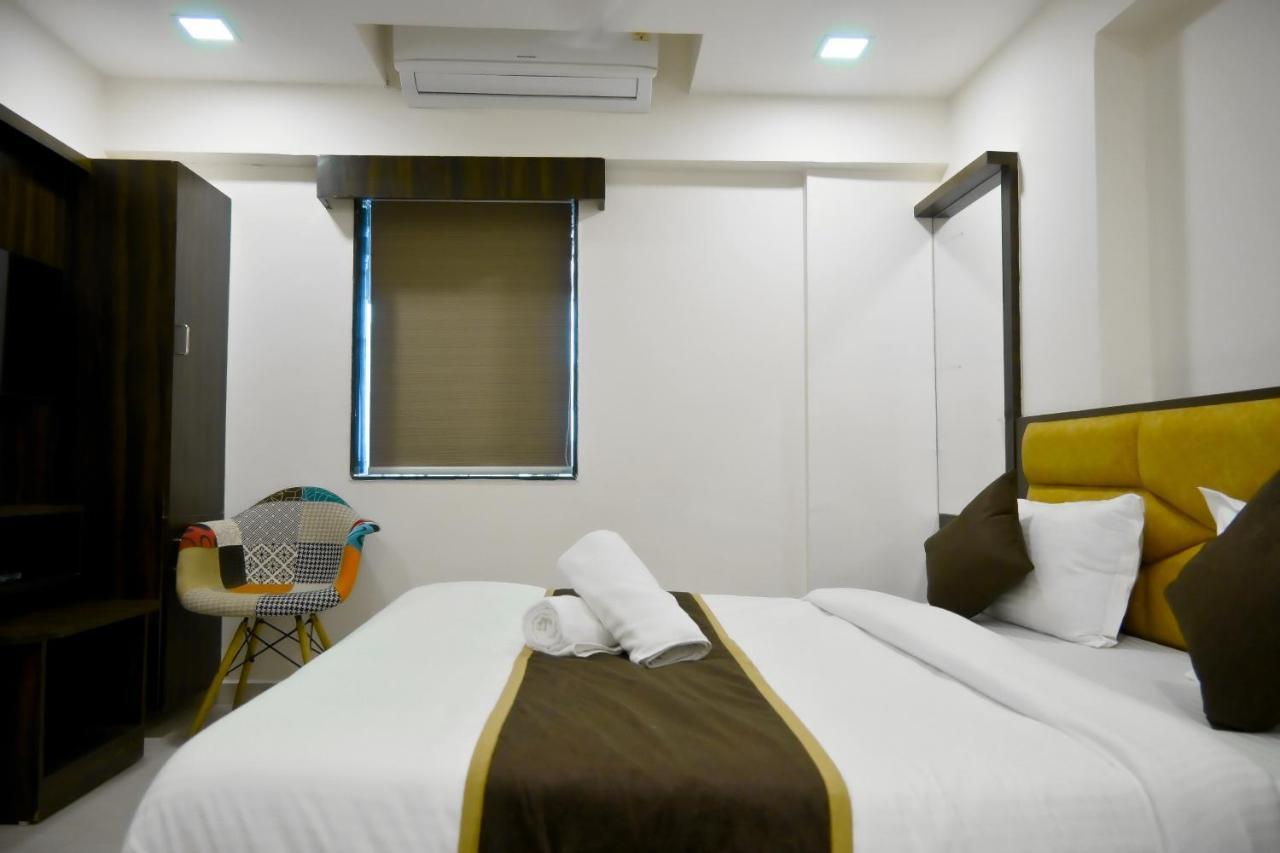 Hotel Royal Ican Sindhubhavan Road Amhedabad Dış mekan fotoğraf