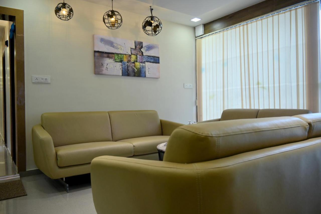 Hotel Royal Ican Sindhubhavan Road Amhedabad Dış mekan fotoğraf