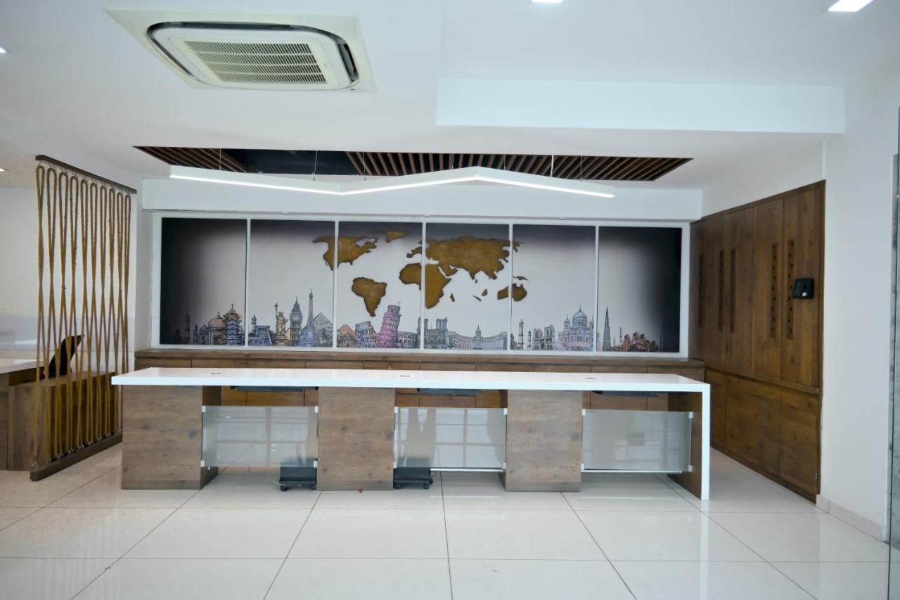 Hotel Royal Ican Sindhubhavan Road Amhedabad Dış mekan fotoğraf