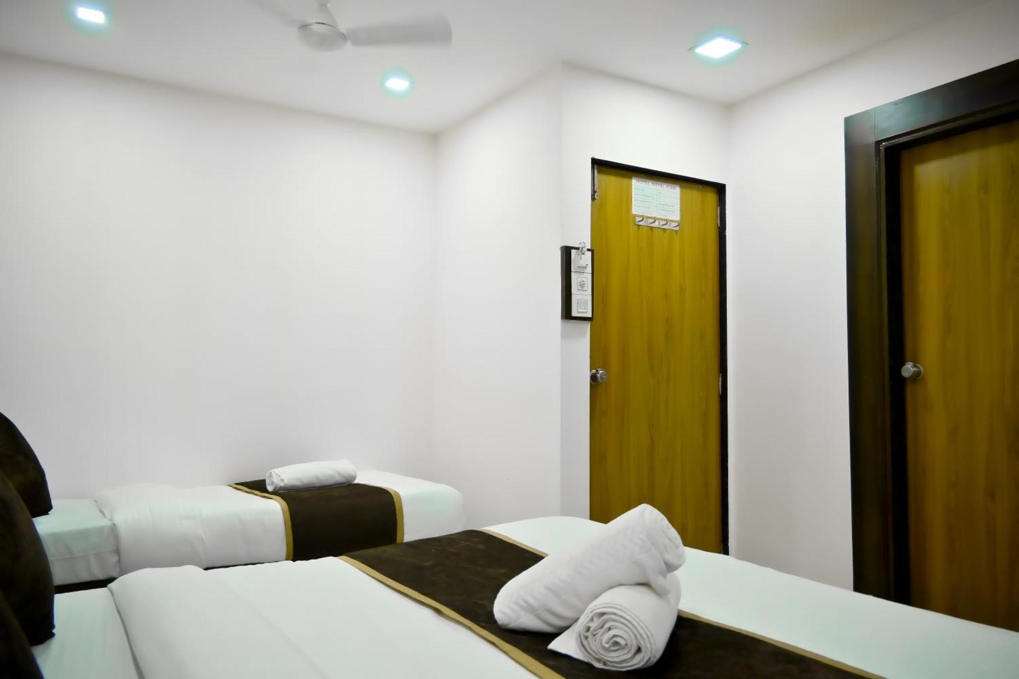 Hotel Royal Ican Sindhubhavan Road Amhedabad Dış mekan fotoğraf