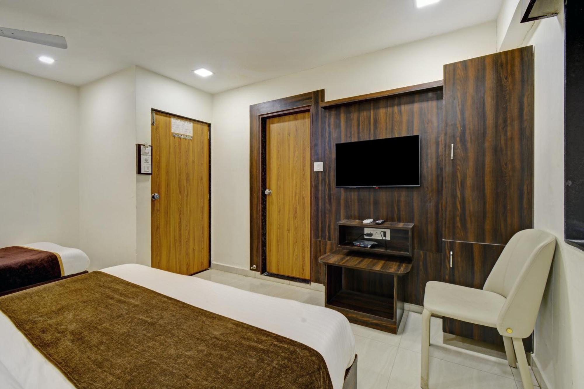 Hotel Royal Ican Sindhubhavan Road Amhedabad Dış mekan fotoğraf